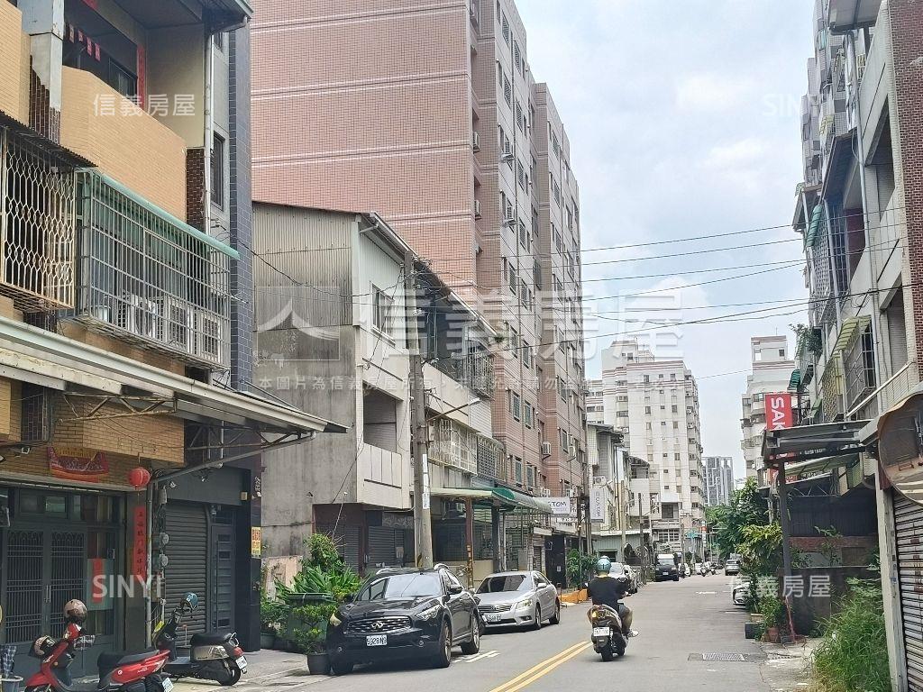 中清晶華４＋１室平面車位房屋室內格局與周邊環境