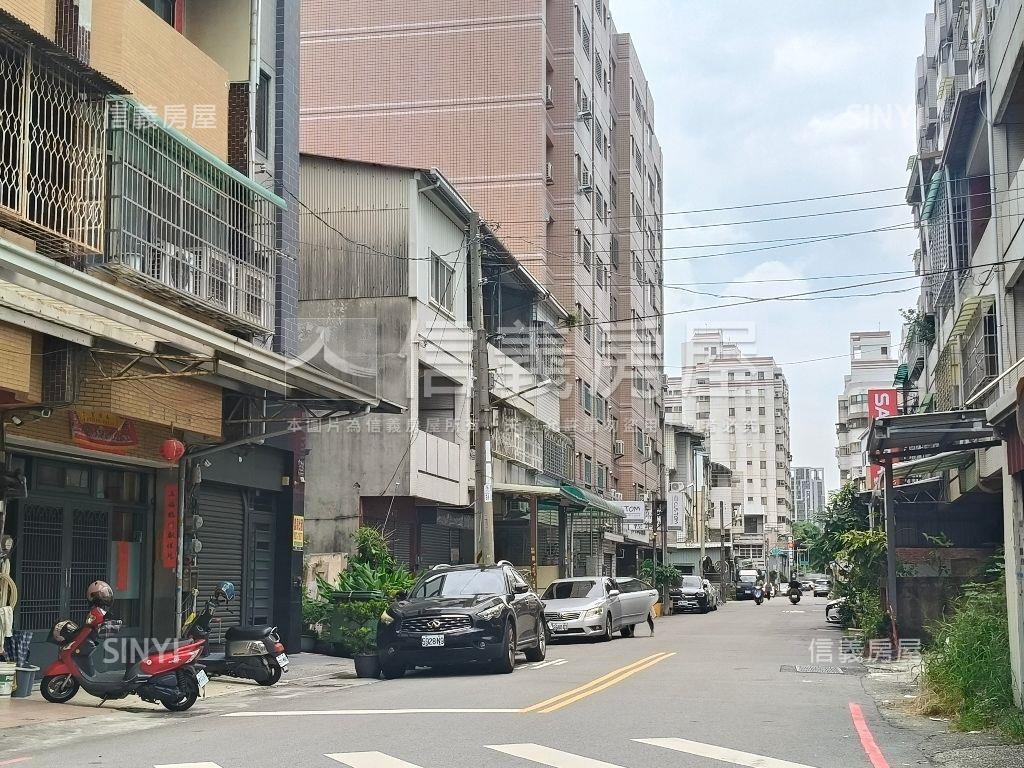 中清晶華４＋１室平面車位房屋室內格局與周邊環境