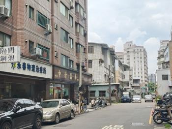 中清晶華４＋１室平面車位