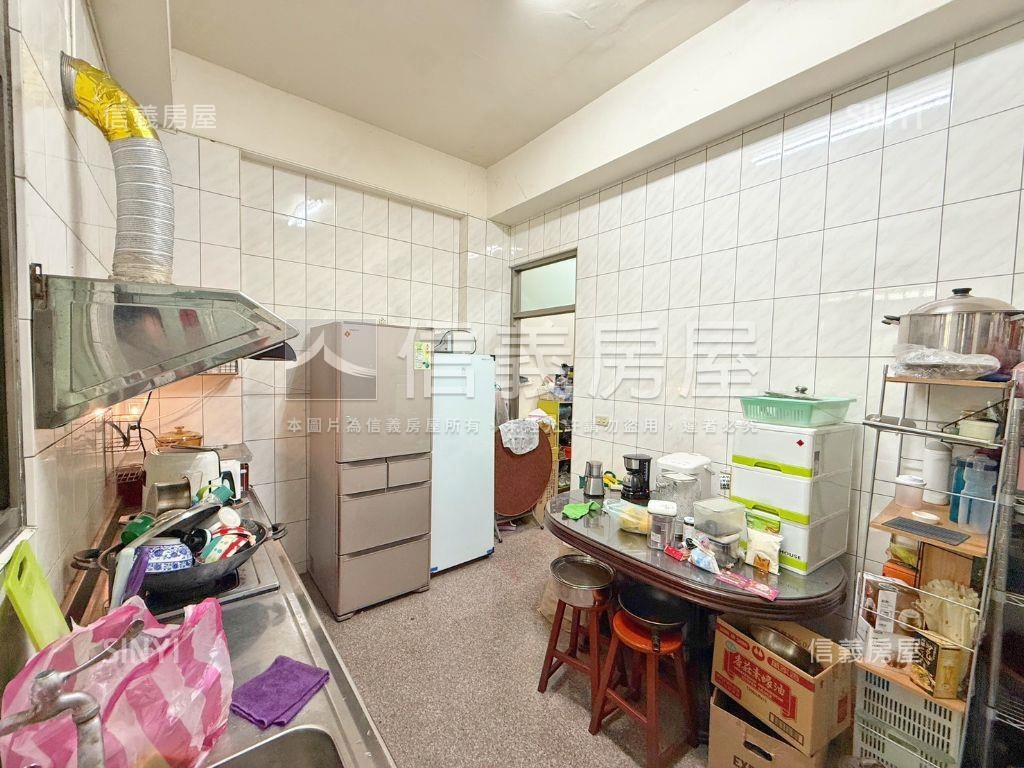 龍井邊間車庫學區別墅房屋室內格局與周邊環境