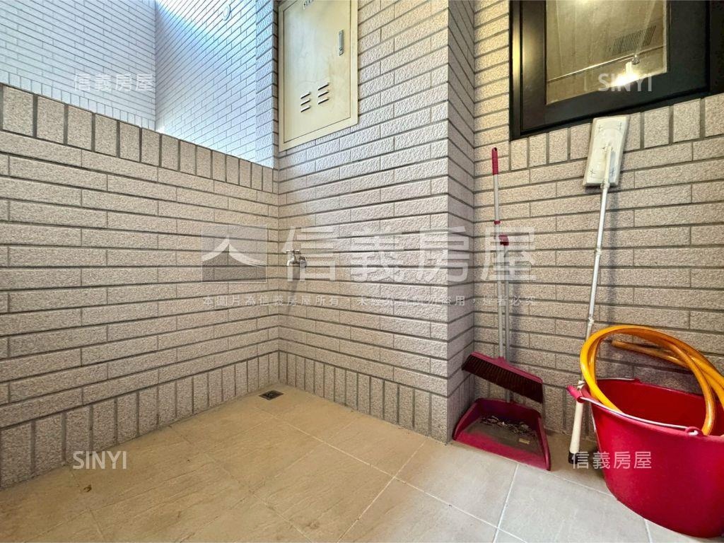 仰峰視野三房雙車位房屋室內格局與周邊環境