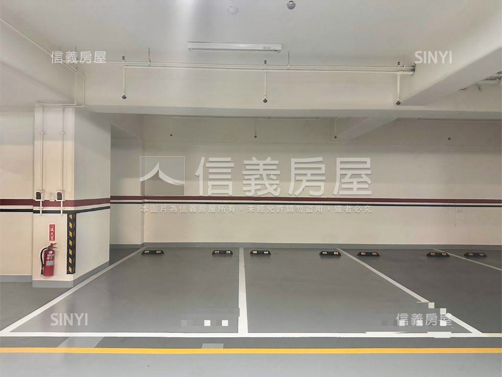 仰峰視野三房雙車位房屋室內格局與周邊環境