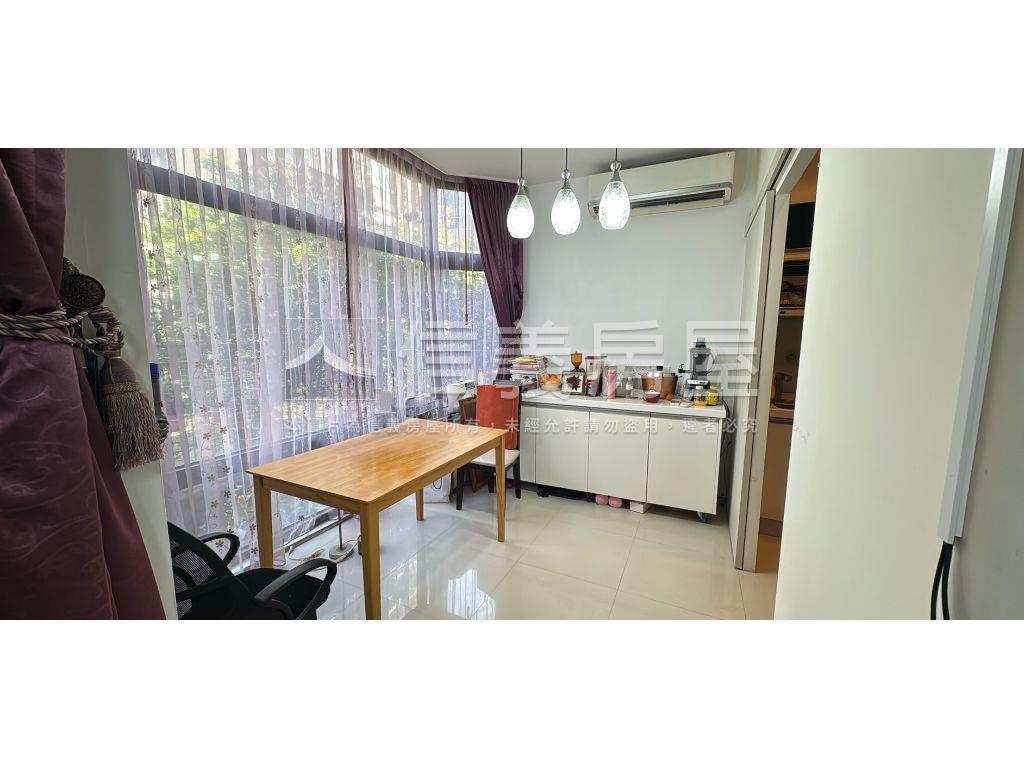 法國小鎮庭院美墅房屋室內格局與周邊環境