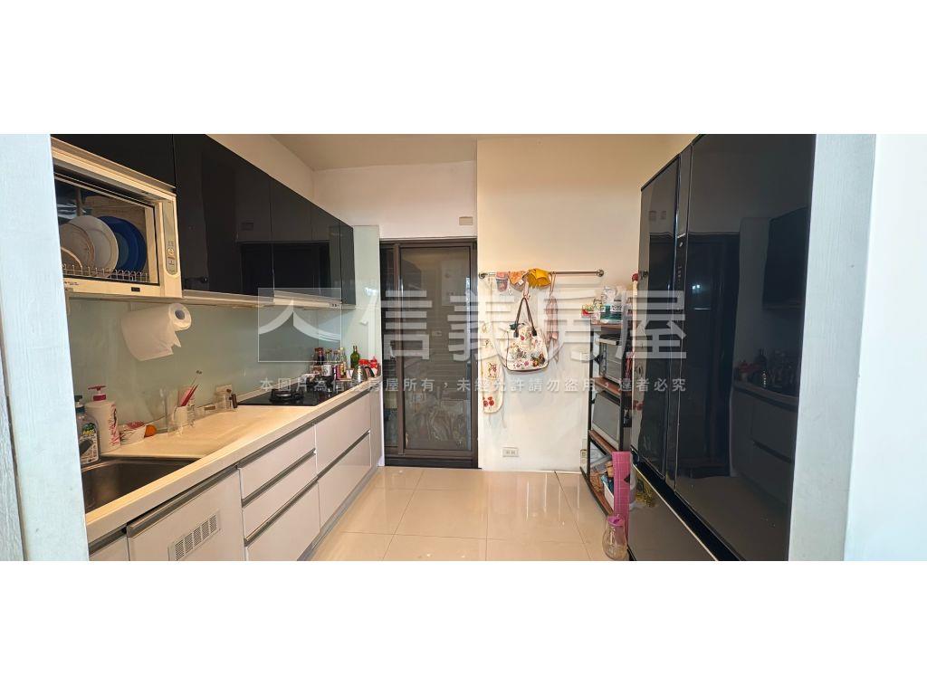 法國小鎮庭院美墅房屋室內格局與周邊環境