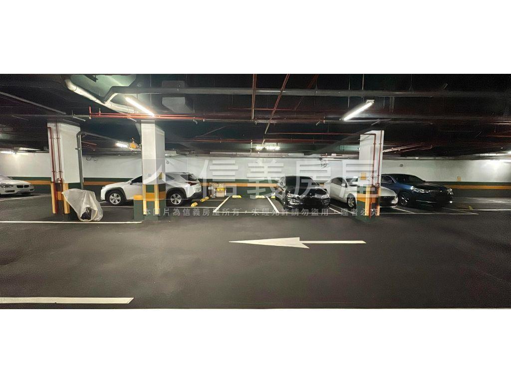 法國小鎮庭院美墅房屋室內格局與周邊環境