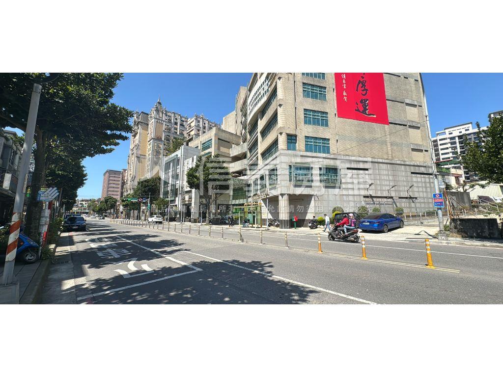 法國小鎮庭院美墅房屋室內格局與周邊環境