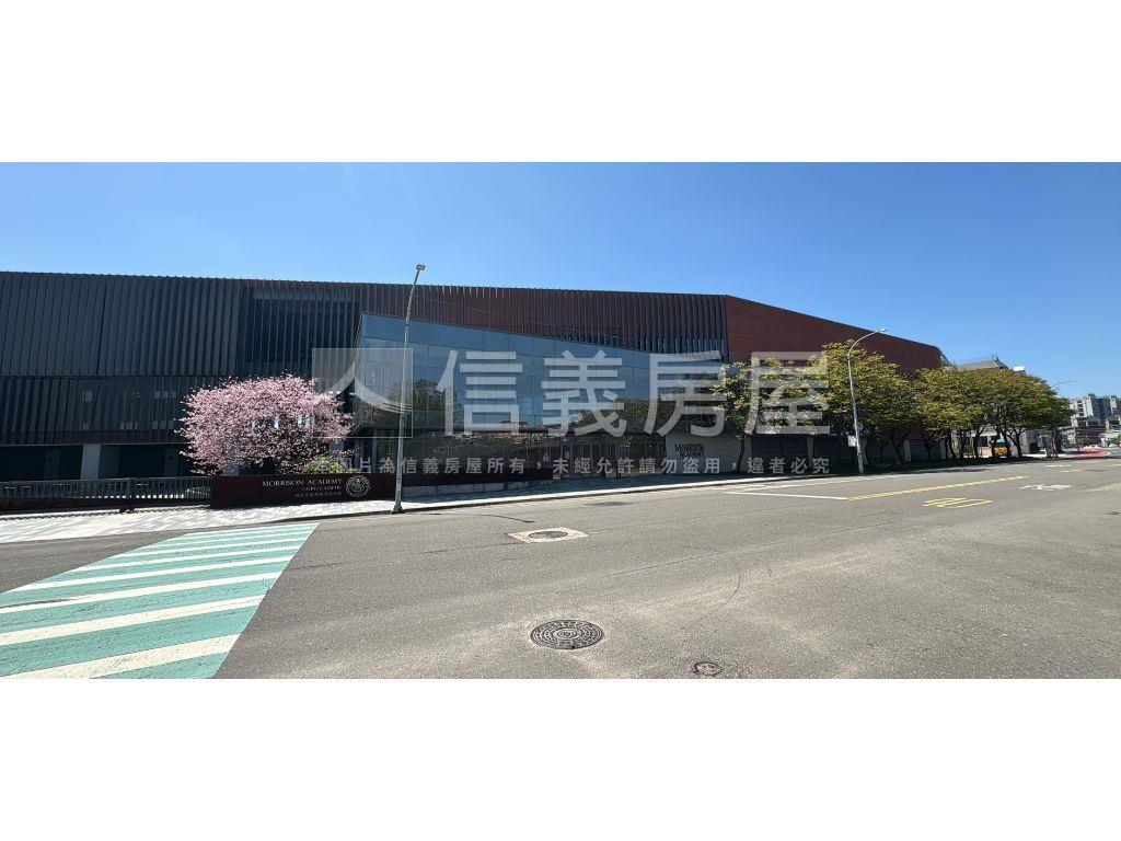 法國小鎮庭院美墅房屋室內格局與周邊環境