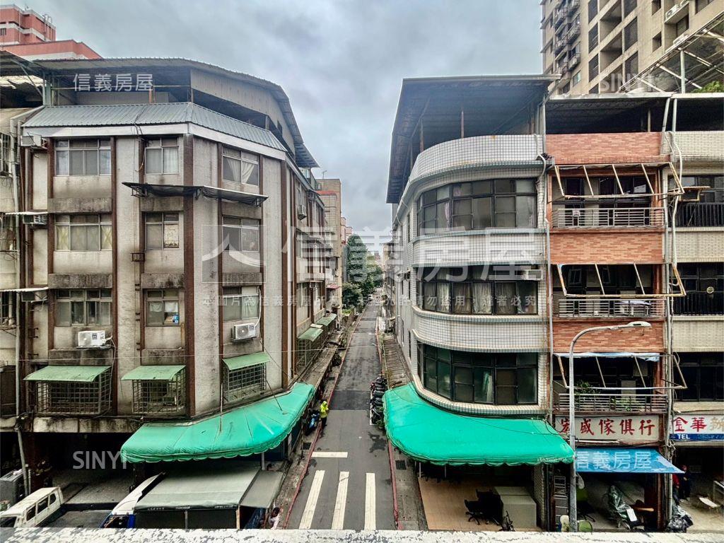 臻第極緻美廈大套房房屋室內格局與周邊環境