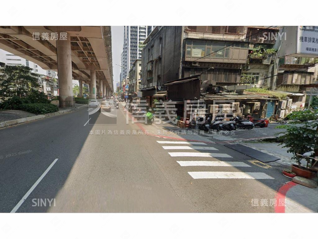專任大安區坡平車位房屋室內格局與周邊環境