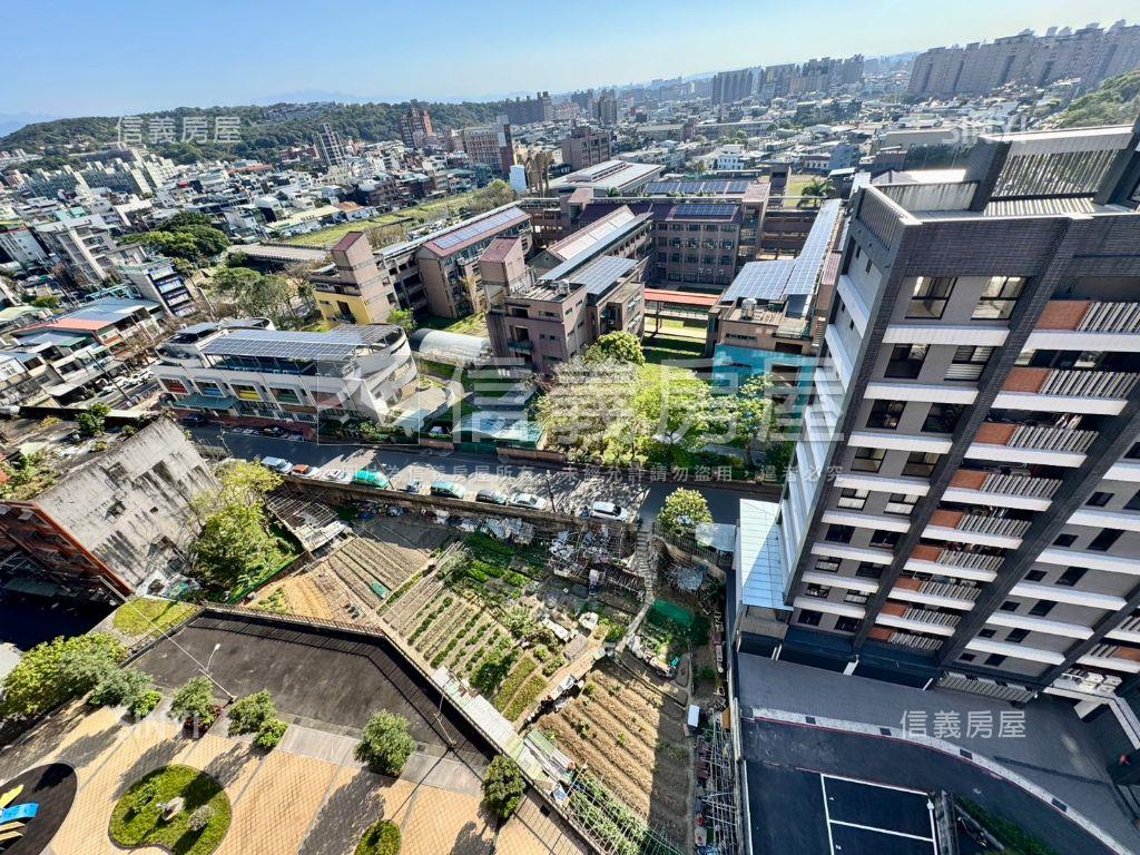 冠雲集高樓採光三房雙車位房屋室內格局與周邊環境