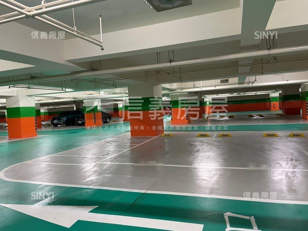 青埔高鐵站前金融雙星商辦房屋室內格局與周邊環境