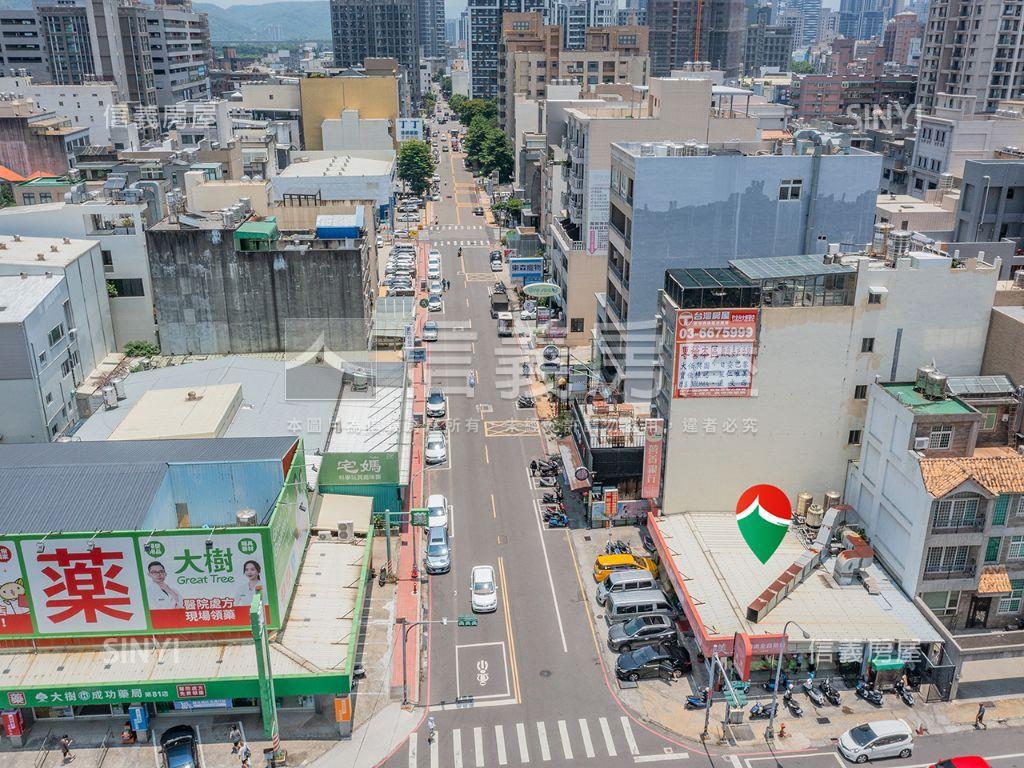 雙面臨路黃金角邊土地房屋室內格局與周邊環境