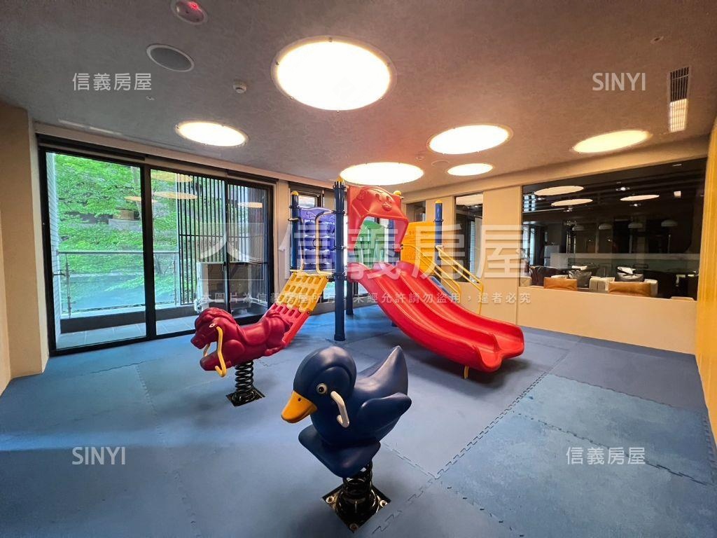 【主推】新世紀兩房車位房屋室內格局與周邊環境