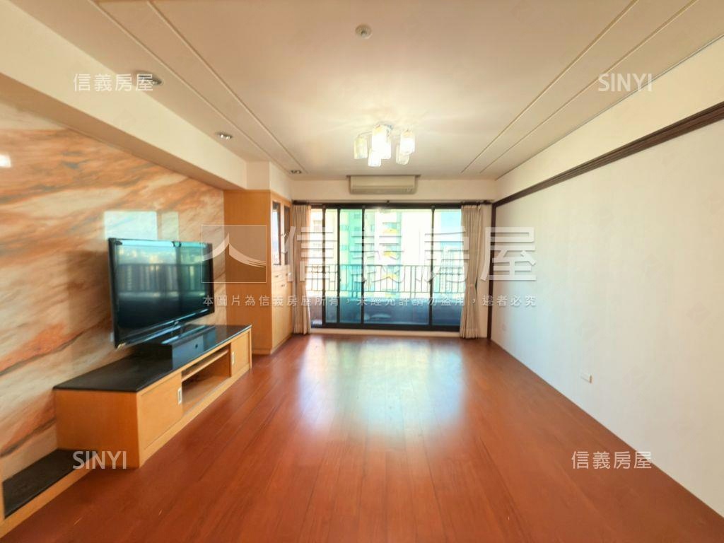 １１期日出登陽高樓四房房屋室內格局與周邊環境