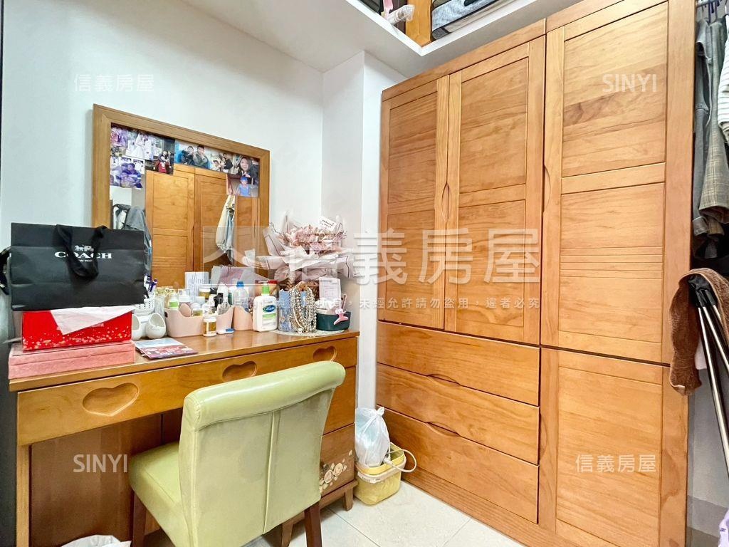 桂林商圈屋齡６年質感別墅房屋室內格局與周邊環境