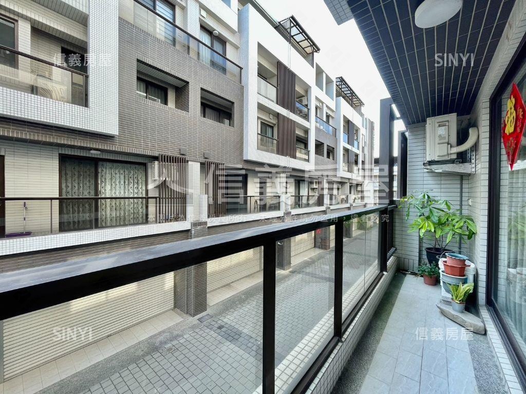 桂林商圈屋齡６年質感別墅房屋室內格局與周邊環境