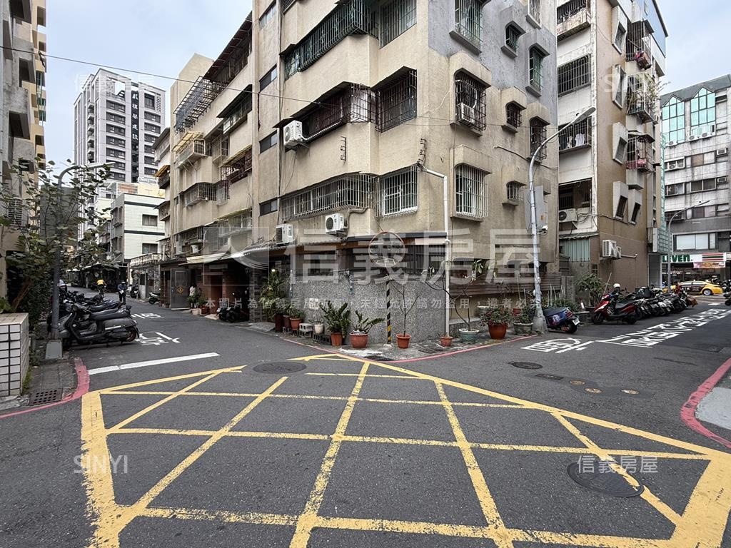 一心角窗精美屋況一樓美寓房屋室內格局與周邊環境