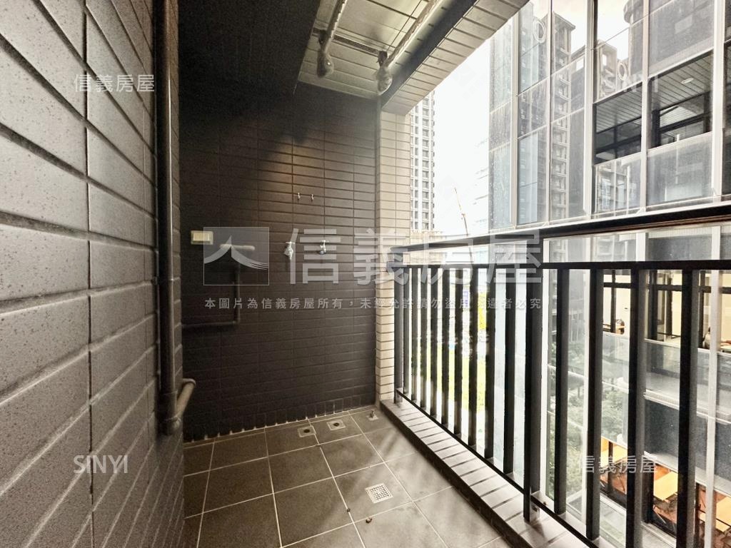 江翠帝國三房可另購車位房屋室內格局與周邊環境