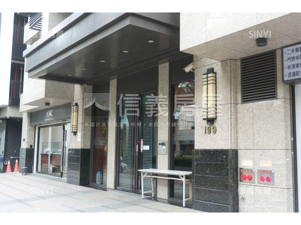 【敦和新象】可停休旅車位房屋室內格局與周邊環境