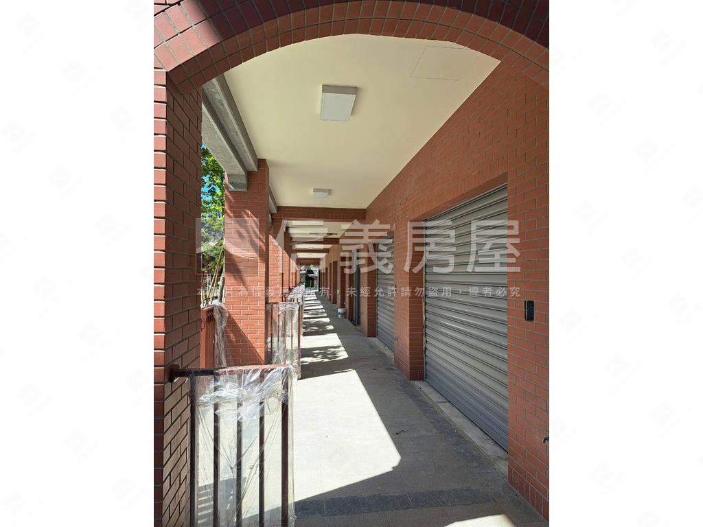 士林一品Ｂ１全新店面房屋室內格局與周邊環境