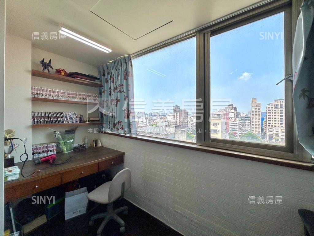 縣府生活圈大四房附車位房屋室內格局與周邊環境