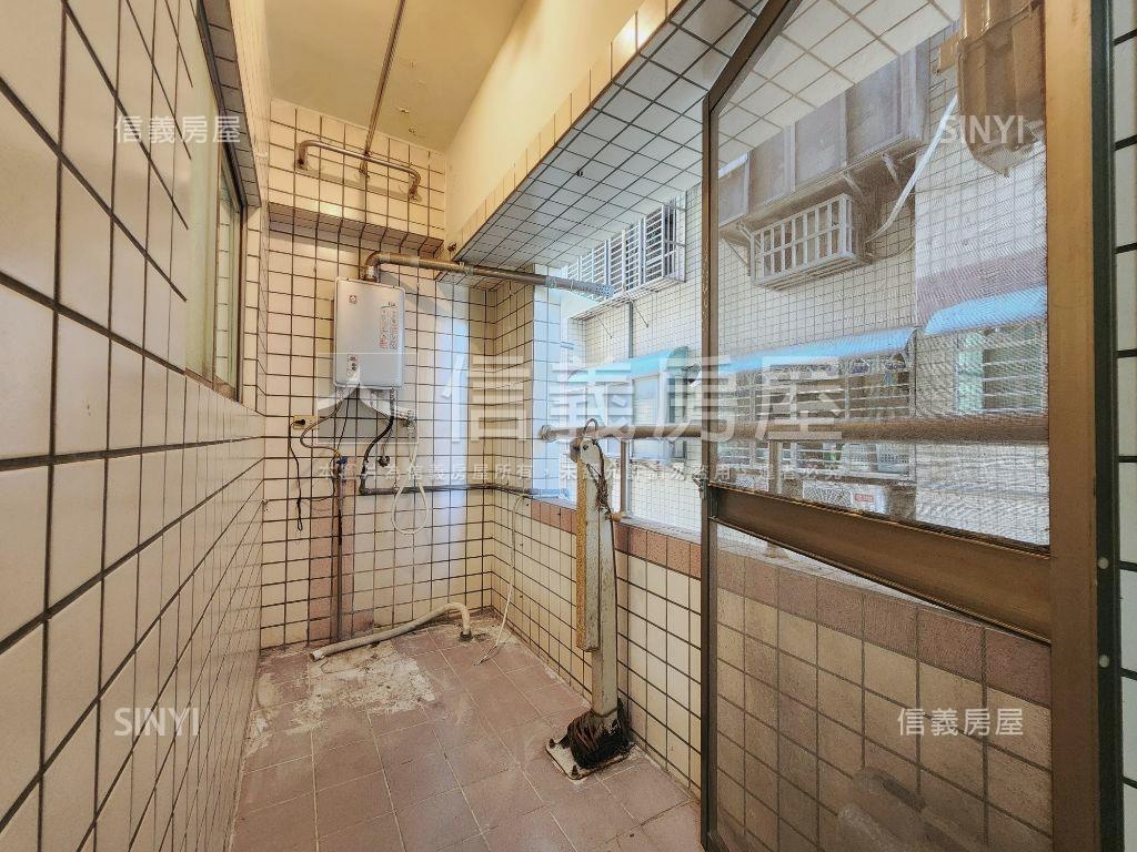 宏璽專任稀有靓景四房房屋室內格局與周邊環境