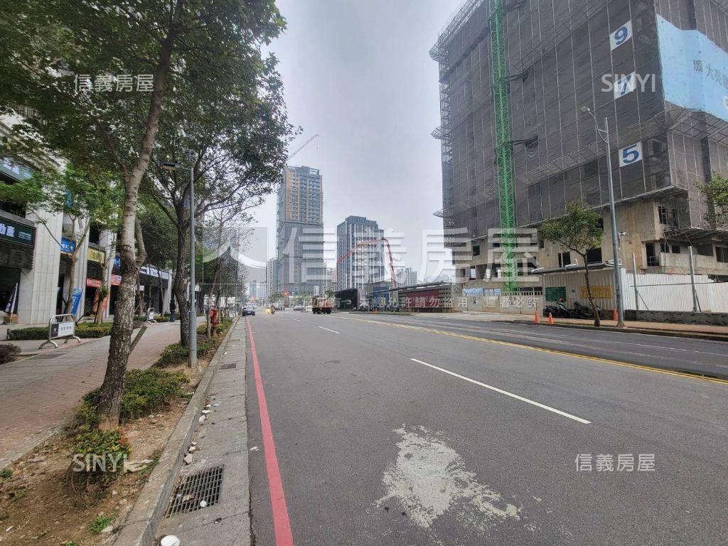 啵！大亮波波預售有車位房屋室內格局與周邊環境