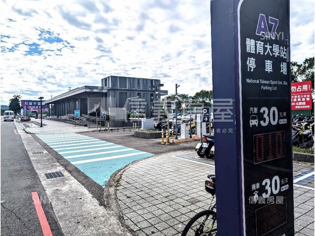 啵！大亮波波預售有車位房屋室內格局與周邊環境