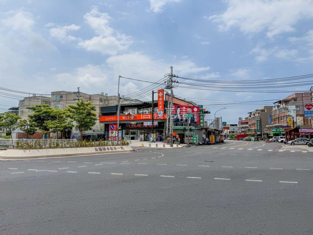 百坪土地金店面房屋室內格局與周邊環境