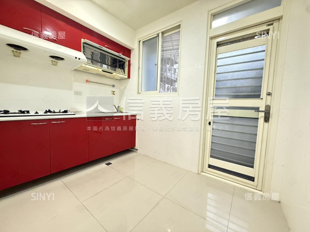 中和站典雅公寓二樓房屋室內格局與周邊環境