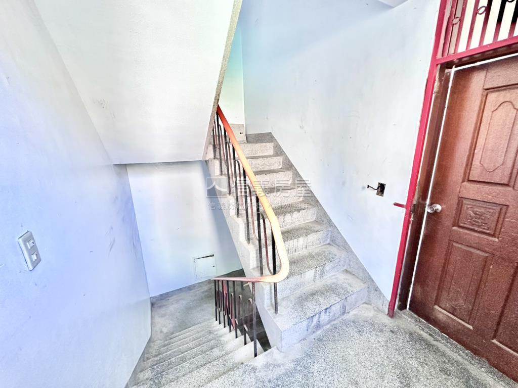 屋主誠售＊二樓＊有天然氣房屋室內格局與周邊環境