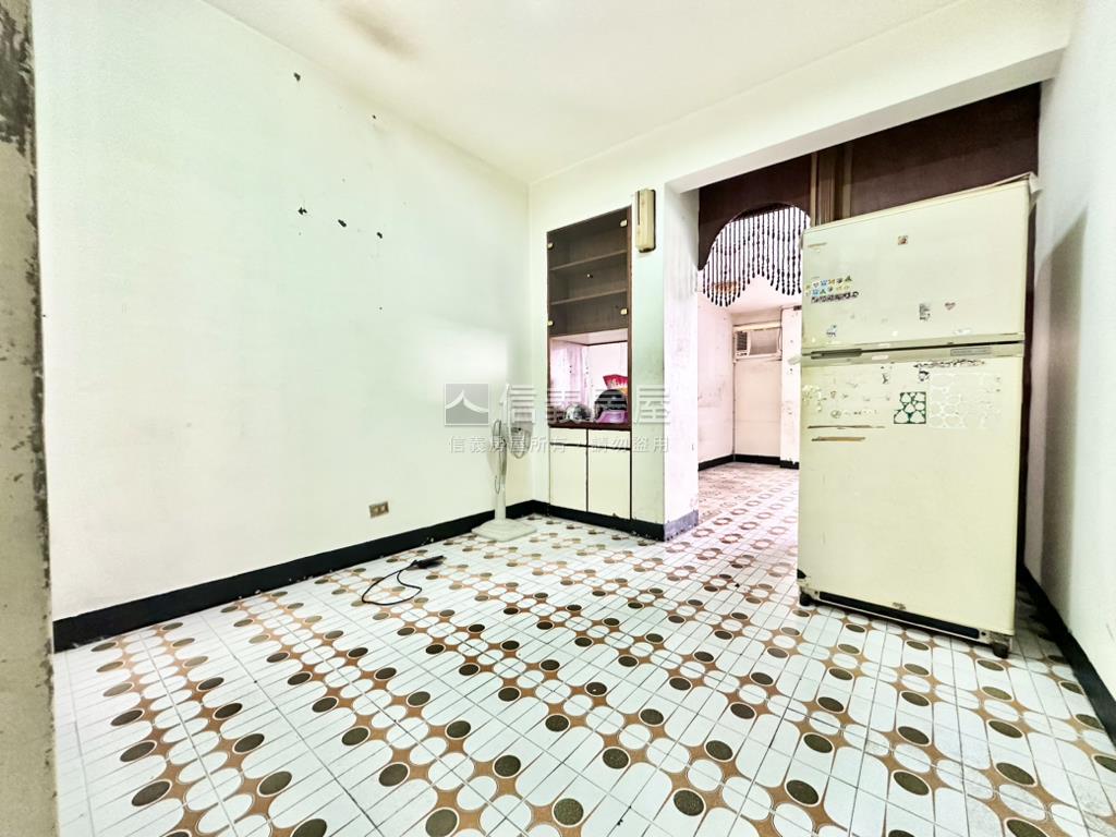 屋主誠售＊二樓＊有天然氣房屋室內格局與周邊環境