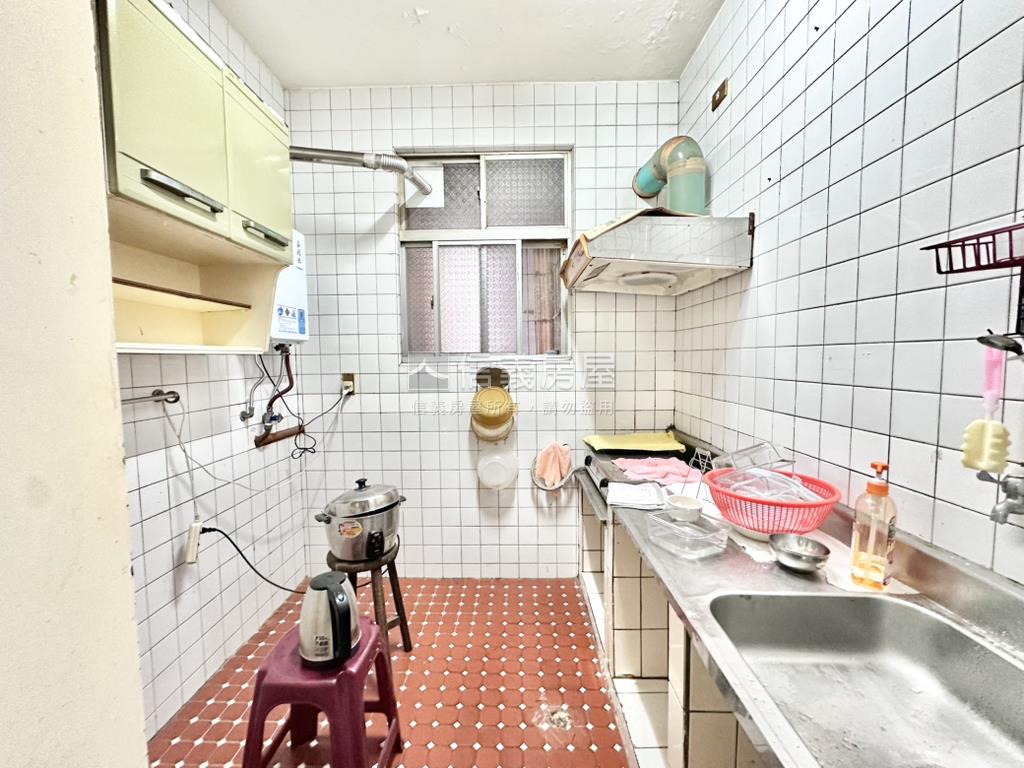屋主誠售＊二樓＊有天然氣房屋室內格局與周邊環境