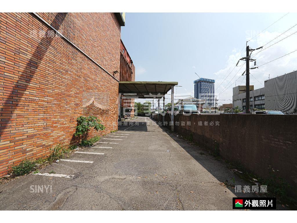 中壢台一線邊間面寬透店房屋室內格局與周邊環境