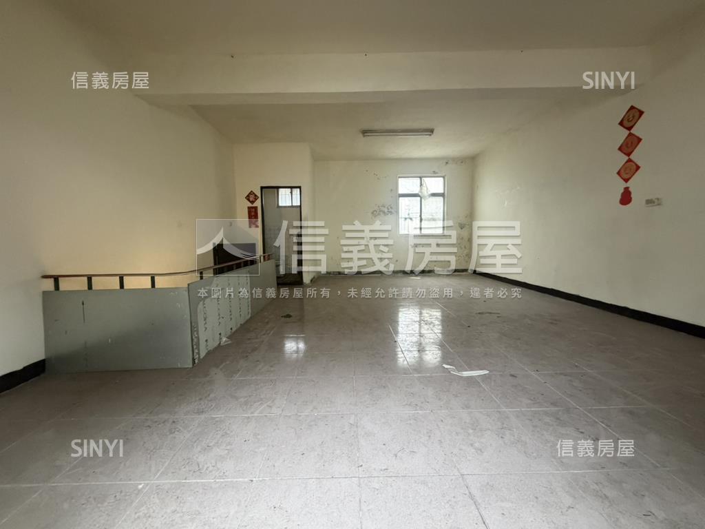 近交流道有後院透天房屋室內格局與周邊環境