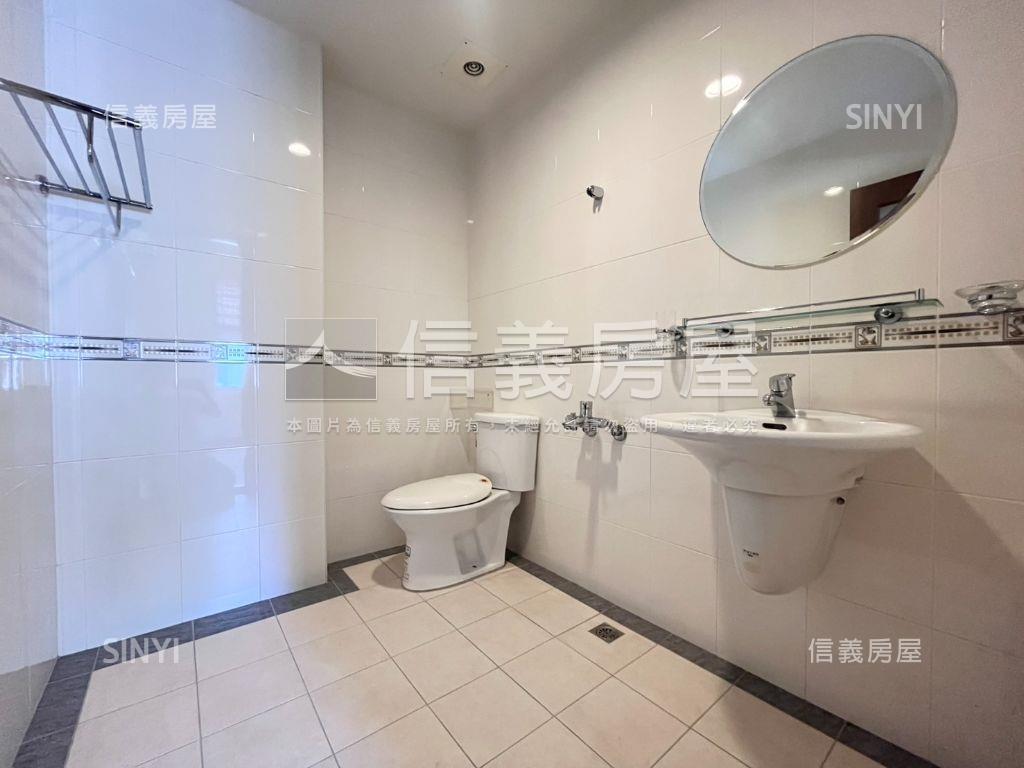 東區稀有釋出角窗豪墅房屋室內格局與周邊環境