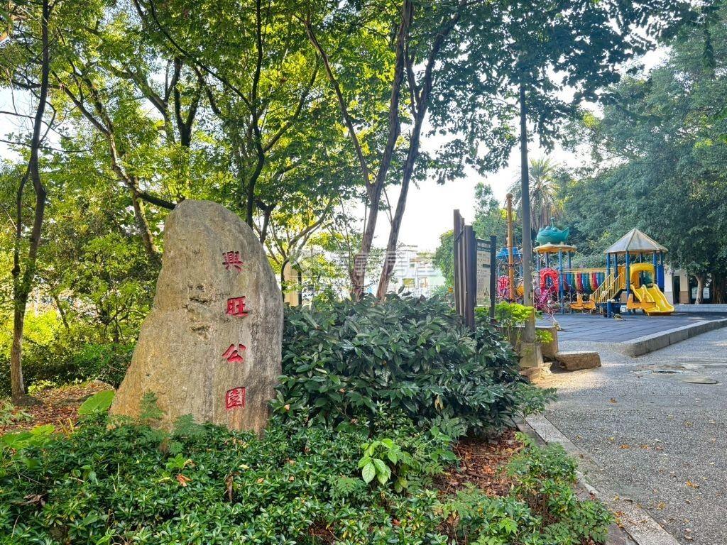面公園美妝一樓房屋室內格局與周邊環境