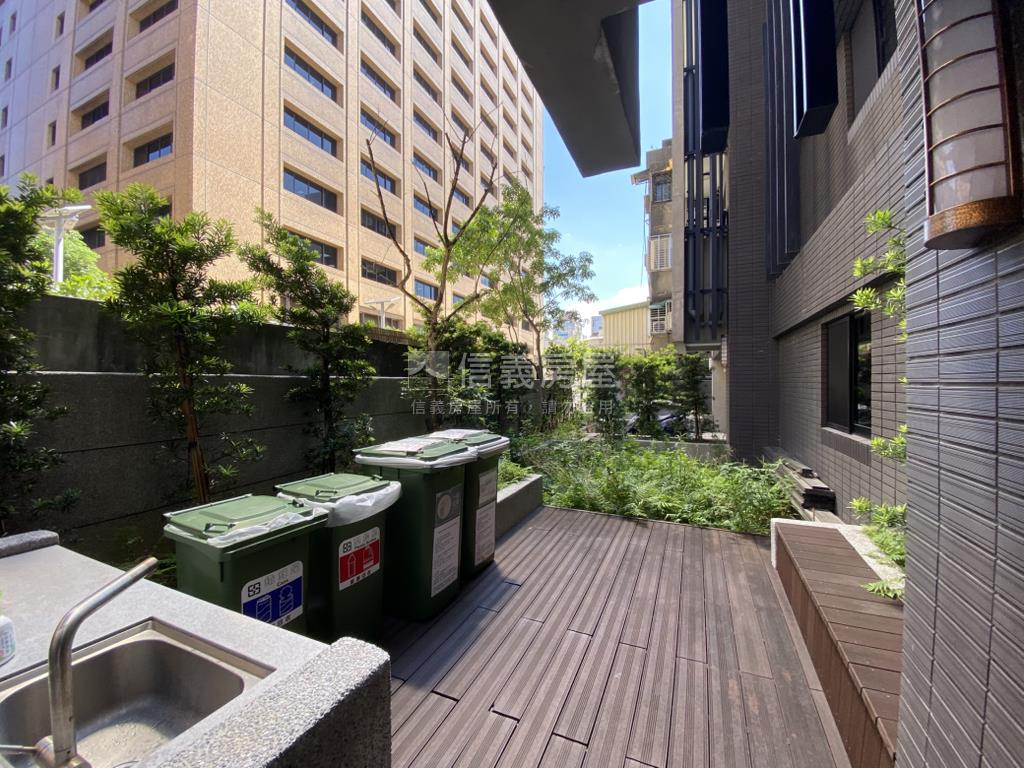 羅丹光亮角間美妝二房房屋室內格局與周邊環境