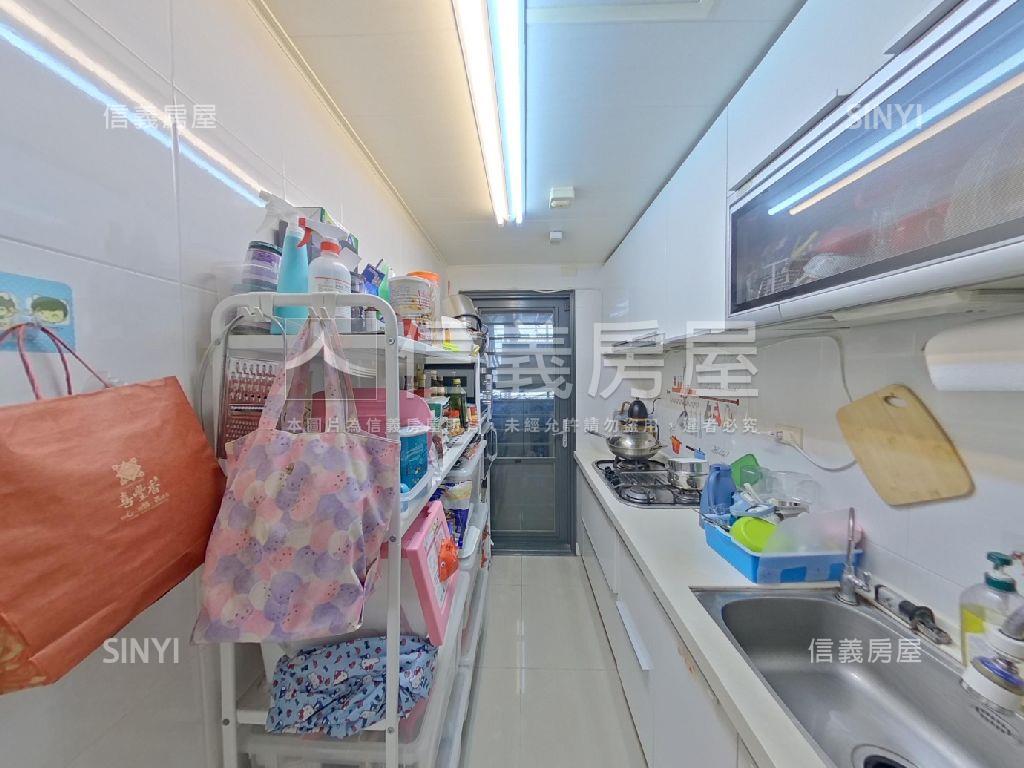 六月微風。優質兩房車位房屋室內格局與周邊環境