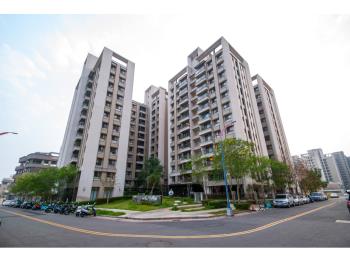 六月微風。優質兩房車位