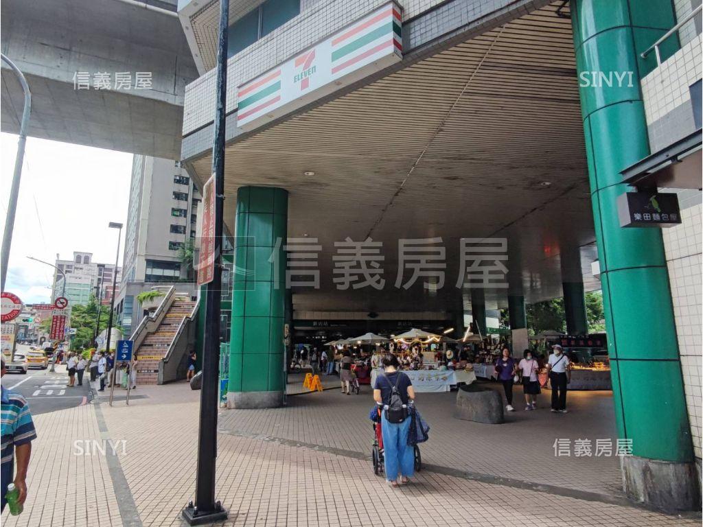 北新路透天金店面房屋室內格局與周邊環境