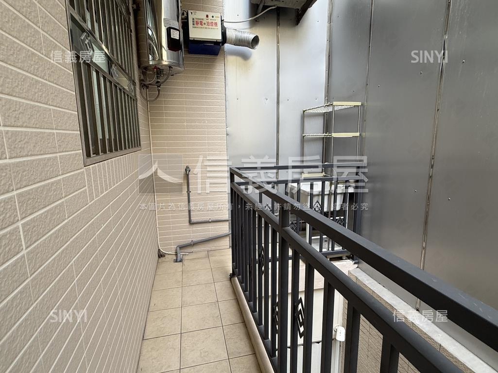 南台橫路面寬翻新透天房屋室內格局與周邊環境