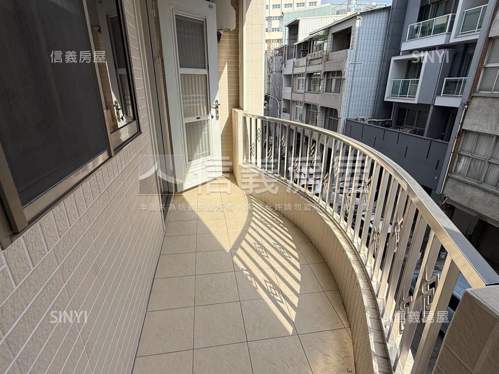 南台橫路面寬翻新透天房屋室內格局與周邊環境