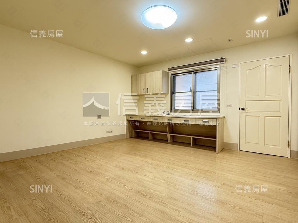 南台橫路面寬翻新透天房屋室內格局與周邊環境