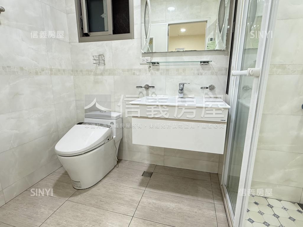 南台橫路面寬翻新透天房屋室內格局與周邊環境