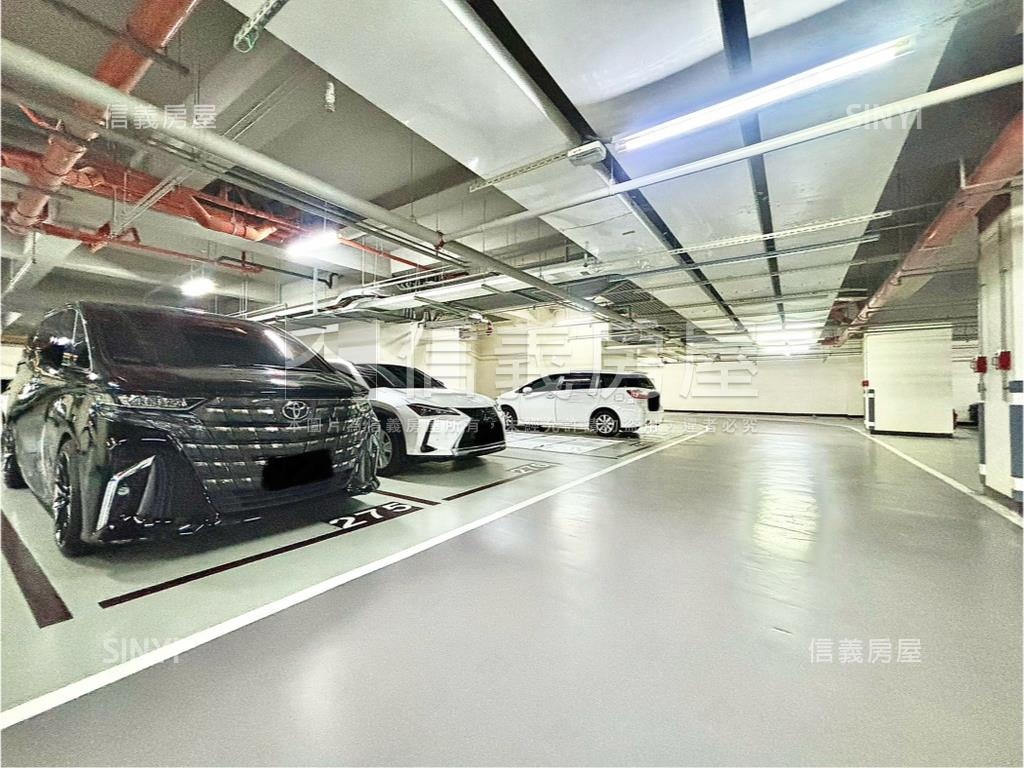 崇德薈三房Ｂ１平面車位房屋室內格局與周邊環境