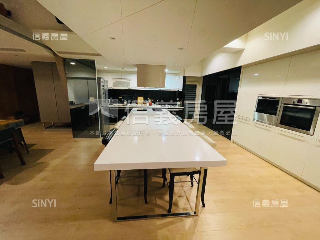 專委睿海大坪數雙平車房屋室內格局與周邊環境