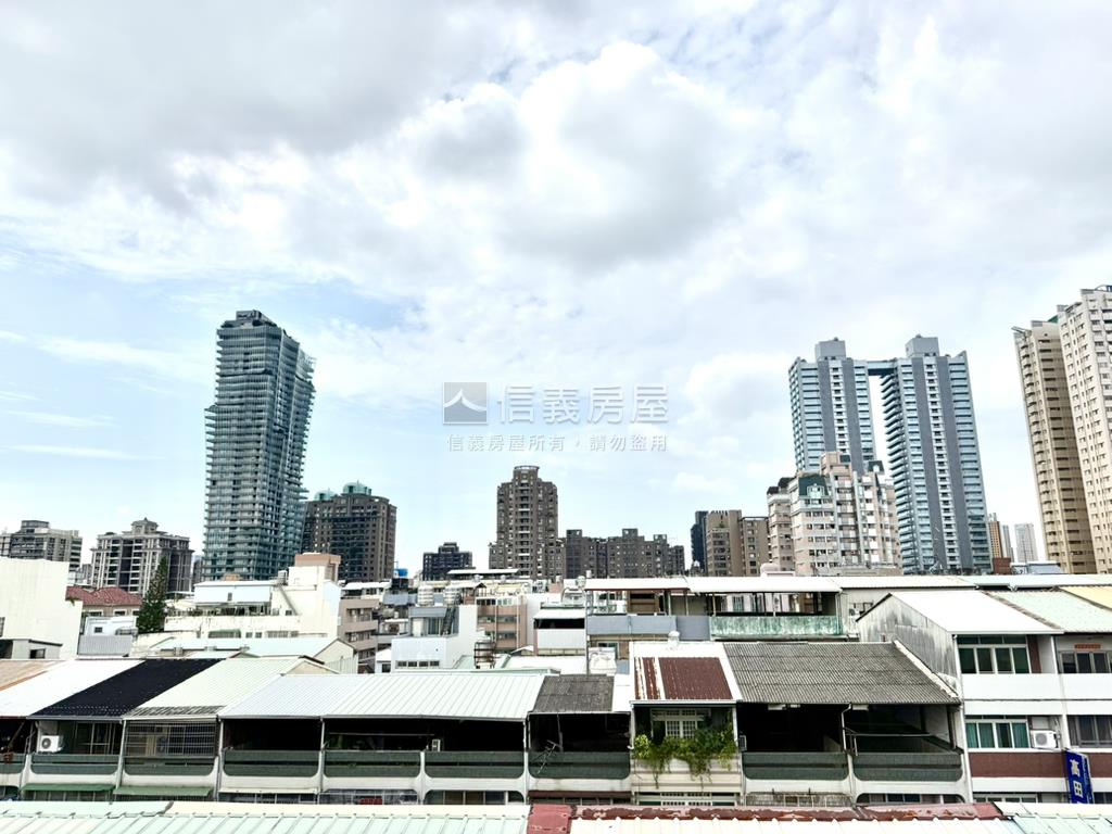 五權五街正三樓黃金透店房屋室內格局與周邊環境