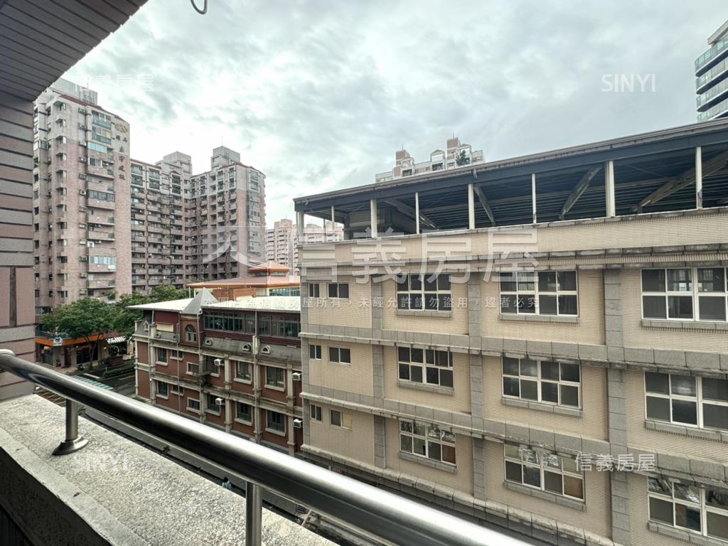 河堤劍橋三房平車房屋室內格局與周邊環境