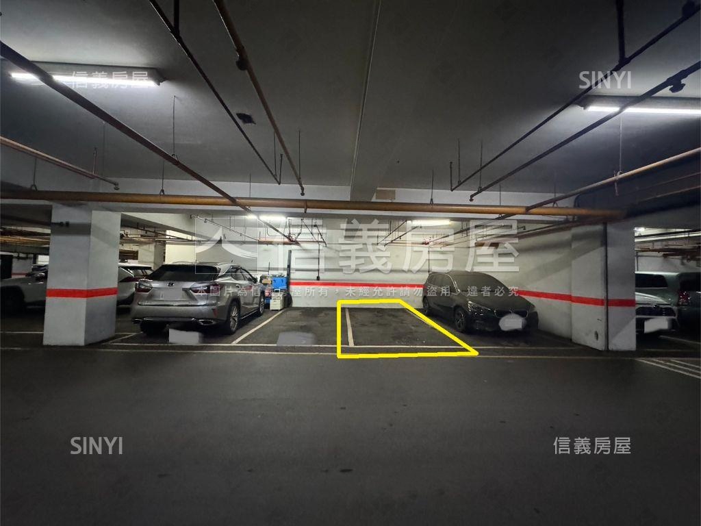 河堤劍橋三房平車房屋室內格局與周邊環境